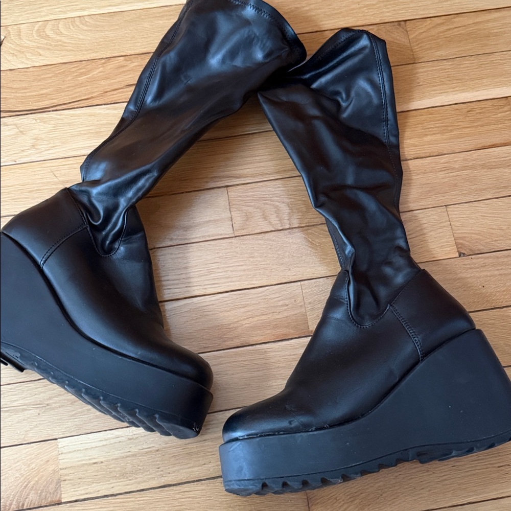 Steve Madden Black Platform Boots - Picture 4 of 4